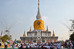 มมส ร่วมพิธีเวียนเทียนวันมาฆบูชา นมัสการพระธาตุนาดูน ประจำปี 2558