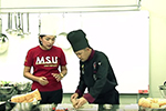 ม.มหาสารคาม สร้างอาชีพเพื่อศิษย์เก่า : แซนวิชโรลปูอัด