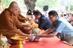 มมส ทำบุญตักบาตรและรดน้ำขอพรผู้ใหญ่ เนื่องในโอกาสวันสงกรานต์ ประจำปี 2559