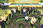 วีดิทัศน์ : ร้อยดวงใจ ชาว มมส ปลูกดอกดาวเรืองถวายในหลวงรัชกาลที่ 9