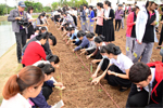 คณะสาธารณสุขศาสตร์ มมส ปลูกต้นดาวเรือง 2,200 ต้น ถวายพ่อหลวงรัชกาลที่ 9
