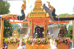ม.มหาสารคาม จัดบุญหลวงนมัสการสมโภช สรงน้ำ ปิดทองพระพุทธกันทรวิชัยอภิสมัยธรรมนายก และแห่ดอกไม้บุญเดือน 5 ประจำปี 2561