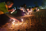 ม.มหาสารคาม น้อมรำลึกในหลวง ร.9 จุดเทียน 3,000 เล่มแปรภาพอักษร ๙ มมส ทำดีเพื่อแผ่นดิน
