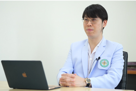 งานวิจัยและนวัตกรรม มมส (Research and Innovation MSU) : การระบุลักษณะทางสัณฐานวิทยาและระดับโมเลกุลของการติดเชื้อพยาธิตัวกลมสกุล Pelecitus ในตามนุษย์ ประเทศไทย